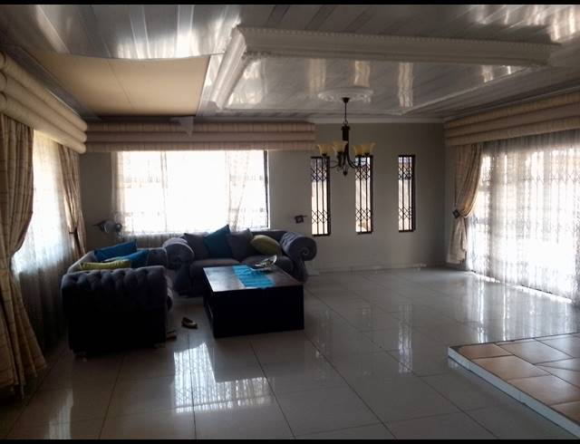 5 BEDROOM FREEHOLD FOR SALE IN CULEMBORG PARK